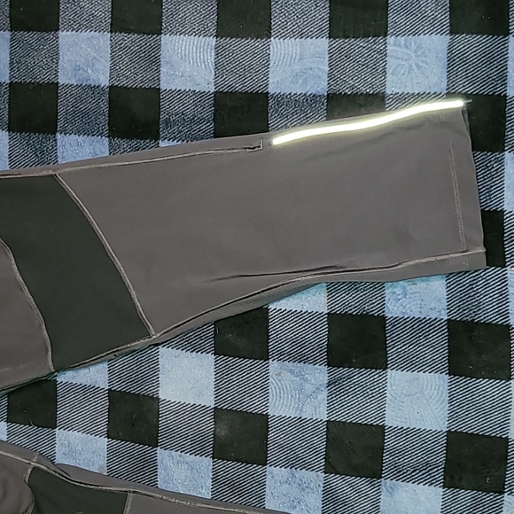 The North Face. Flash-dry sweatpants. Pre-owned. Men's size Large - Picture 13 of 15